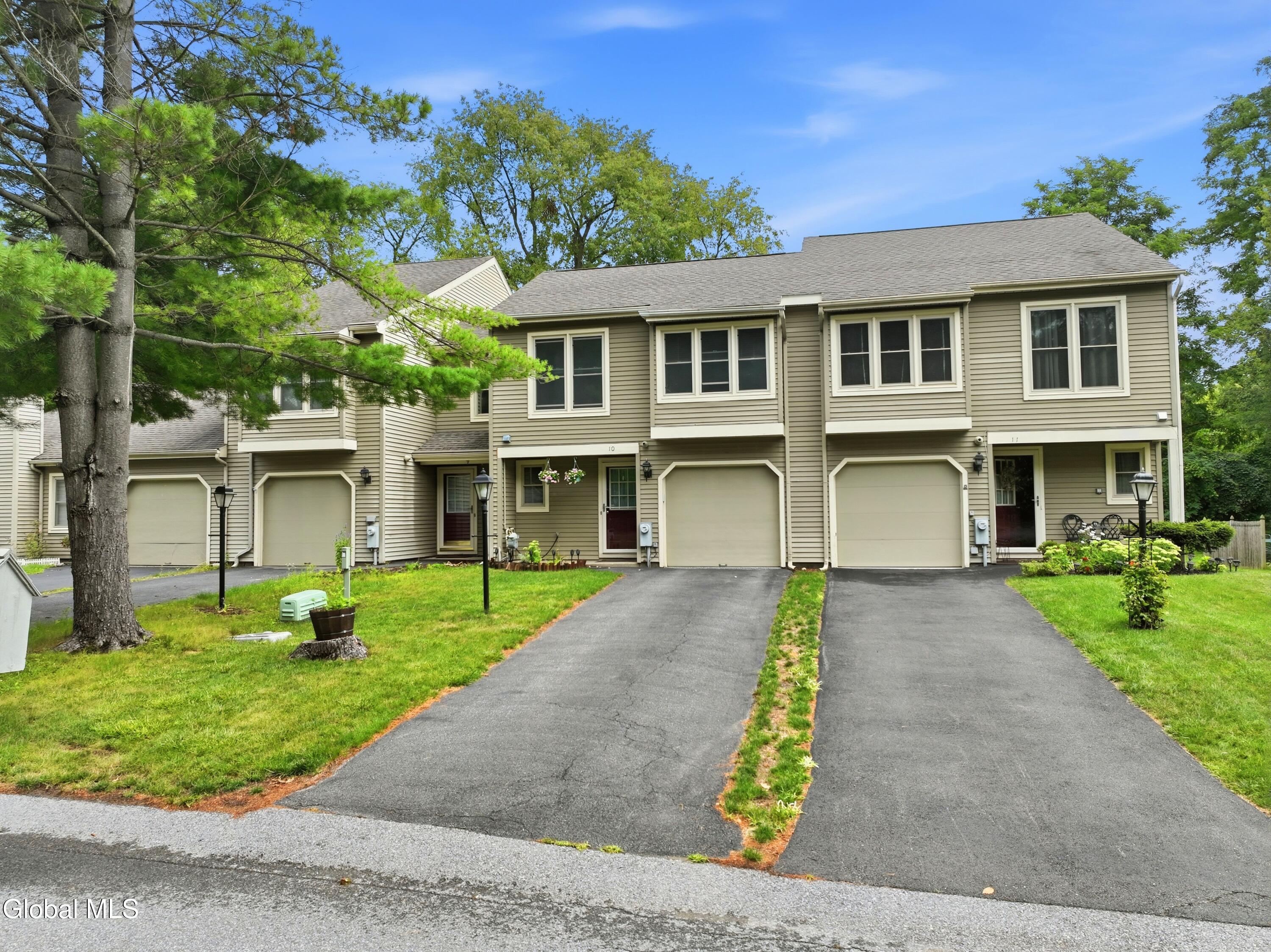 10 Flintlock Lane Halfmoon NY 12065