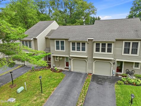 10 Flintlock Lane Halfmoon NY 12065