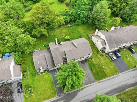 10 Flintlock Lane Halfmoon NY 12065