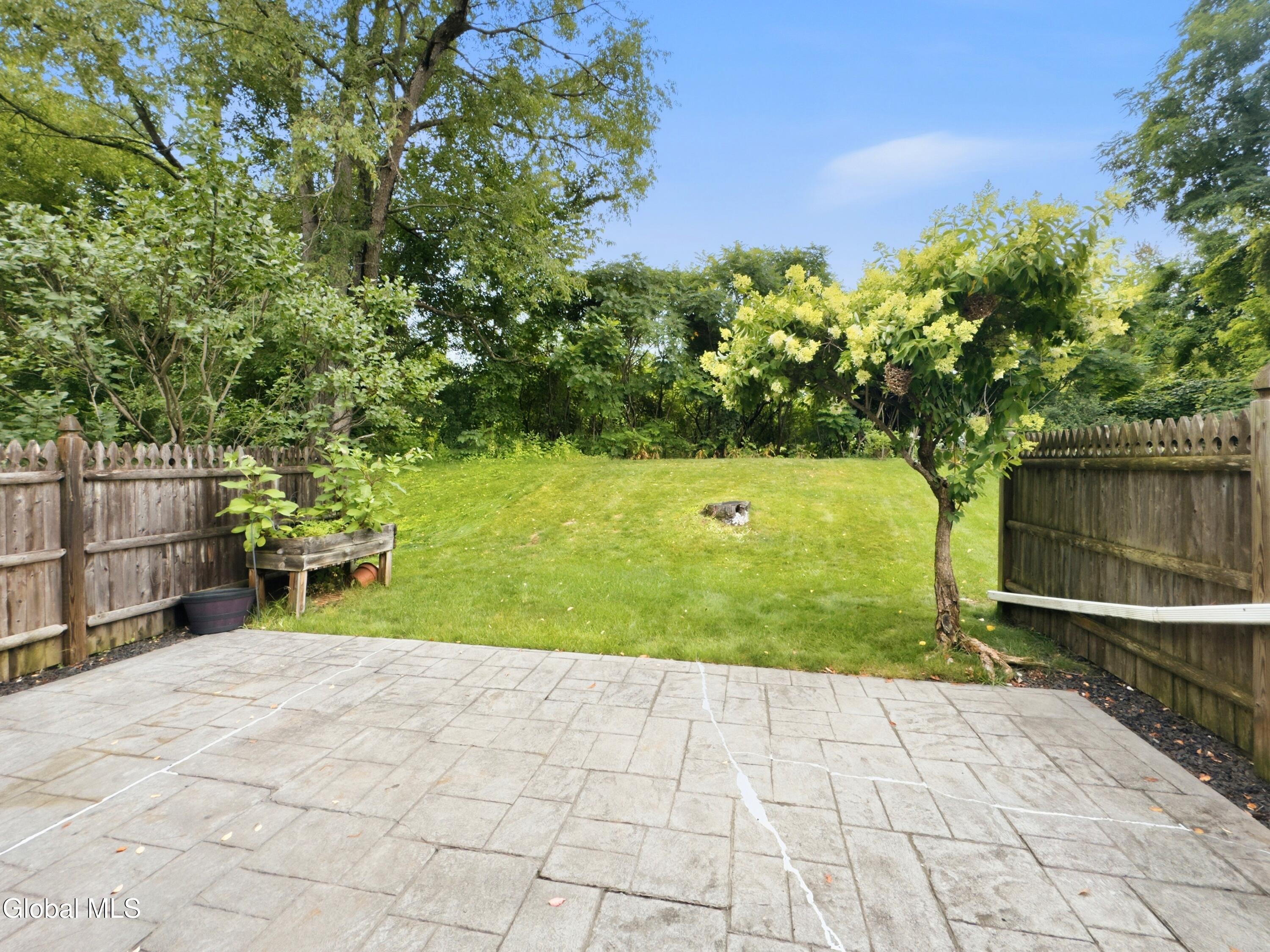 10 Flintlock Lane Halfmoon NY 12065