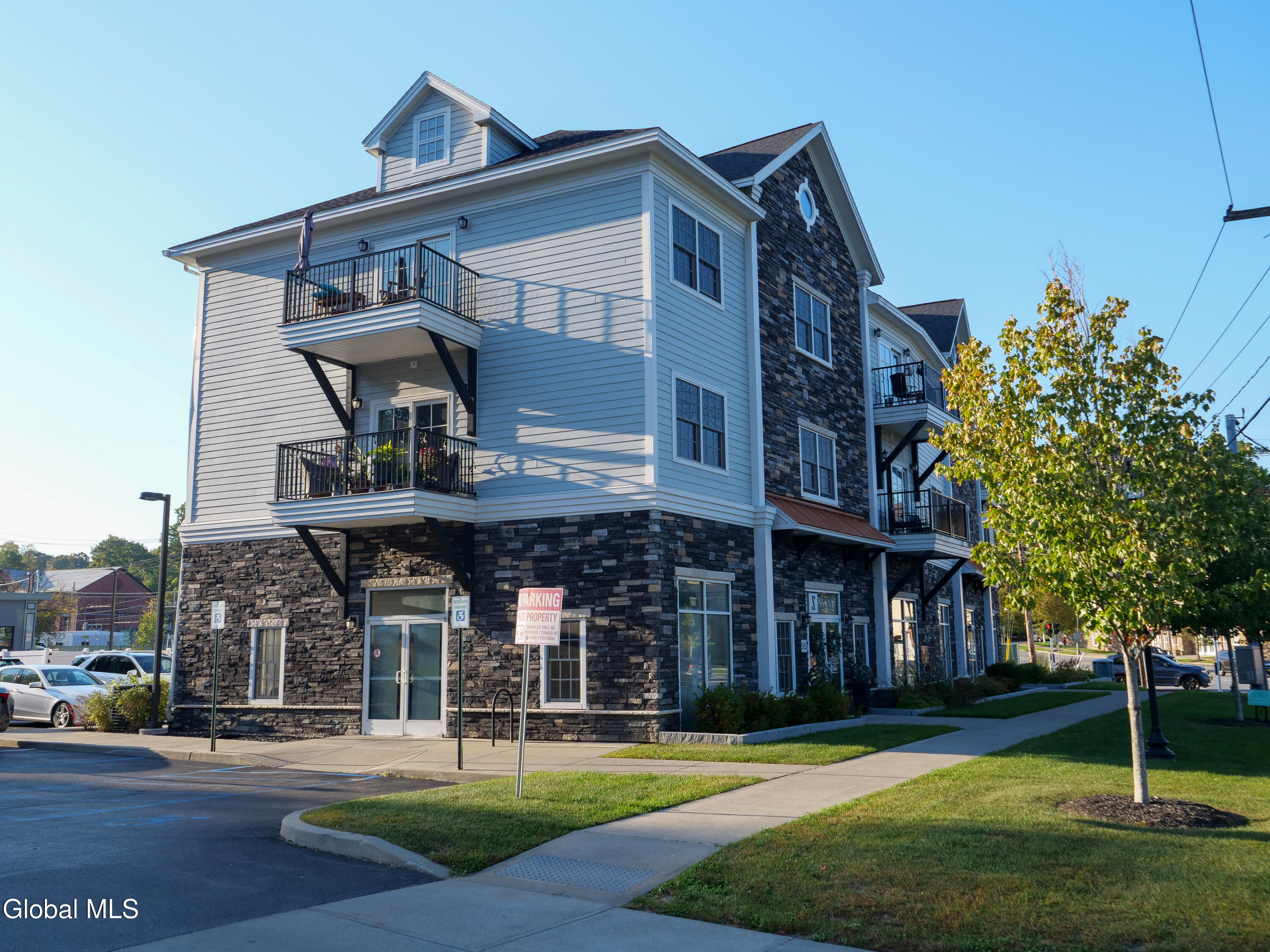 Saratoga Springs NY, 97 East Avenue, Unit APT 201