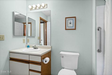 422 Hampton Place Boulevard Troy NY 12180