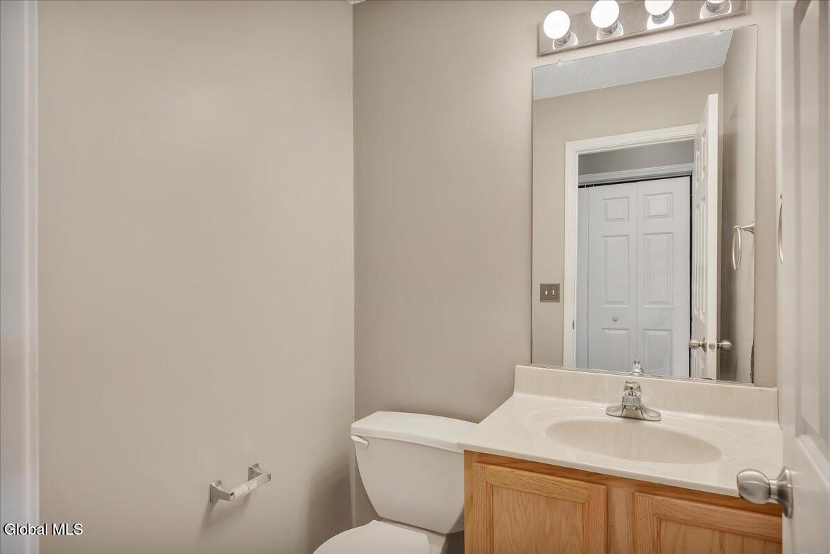 42A Raylinsky Lane Mechanicville NY 12118