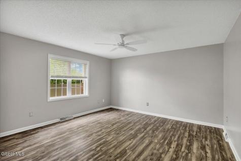 42A Raylinsky Lane Mechanicville NY 12118