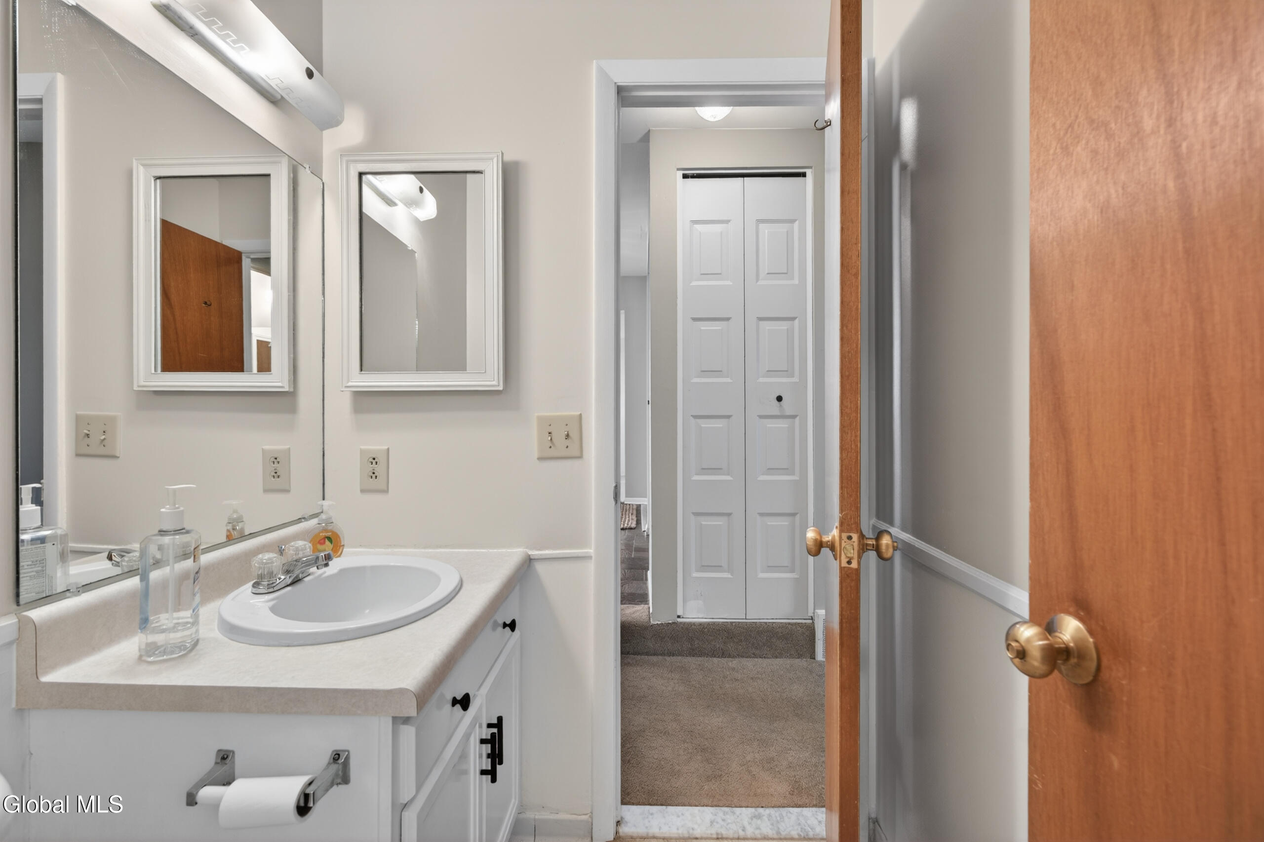 501 Huntington Court East Greenbush NY 12061