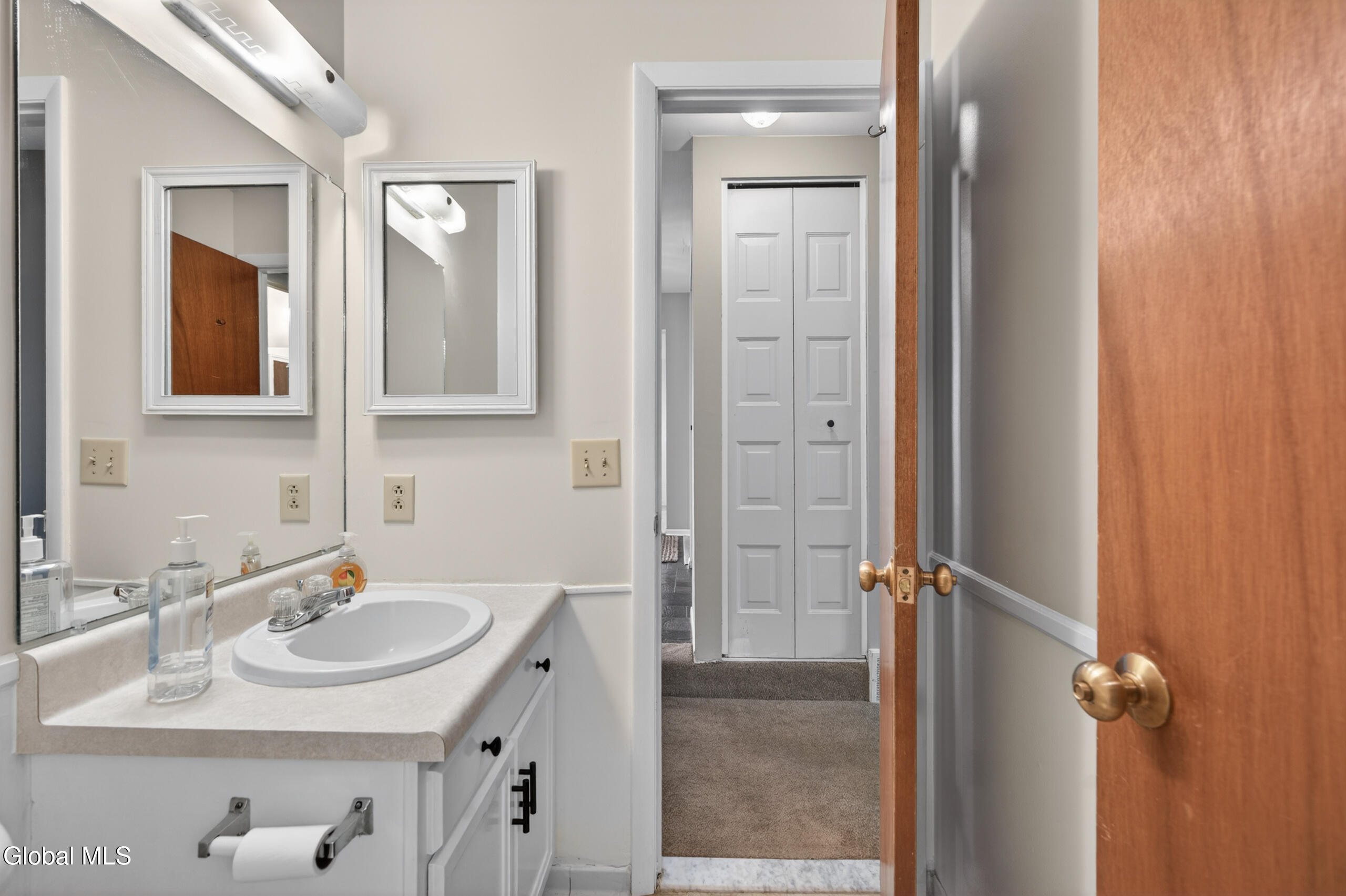 501 Huntington Court East Greenbush NY 12061