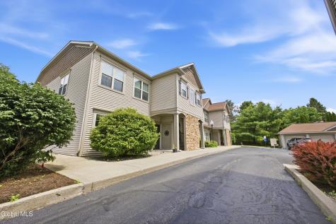 73 Saratoga Road Schenectady NY 12302