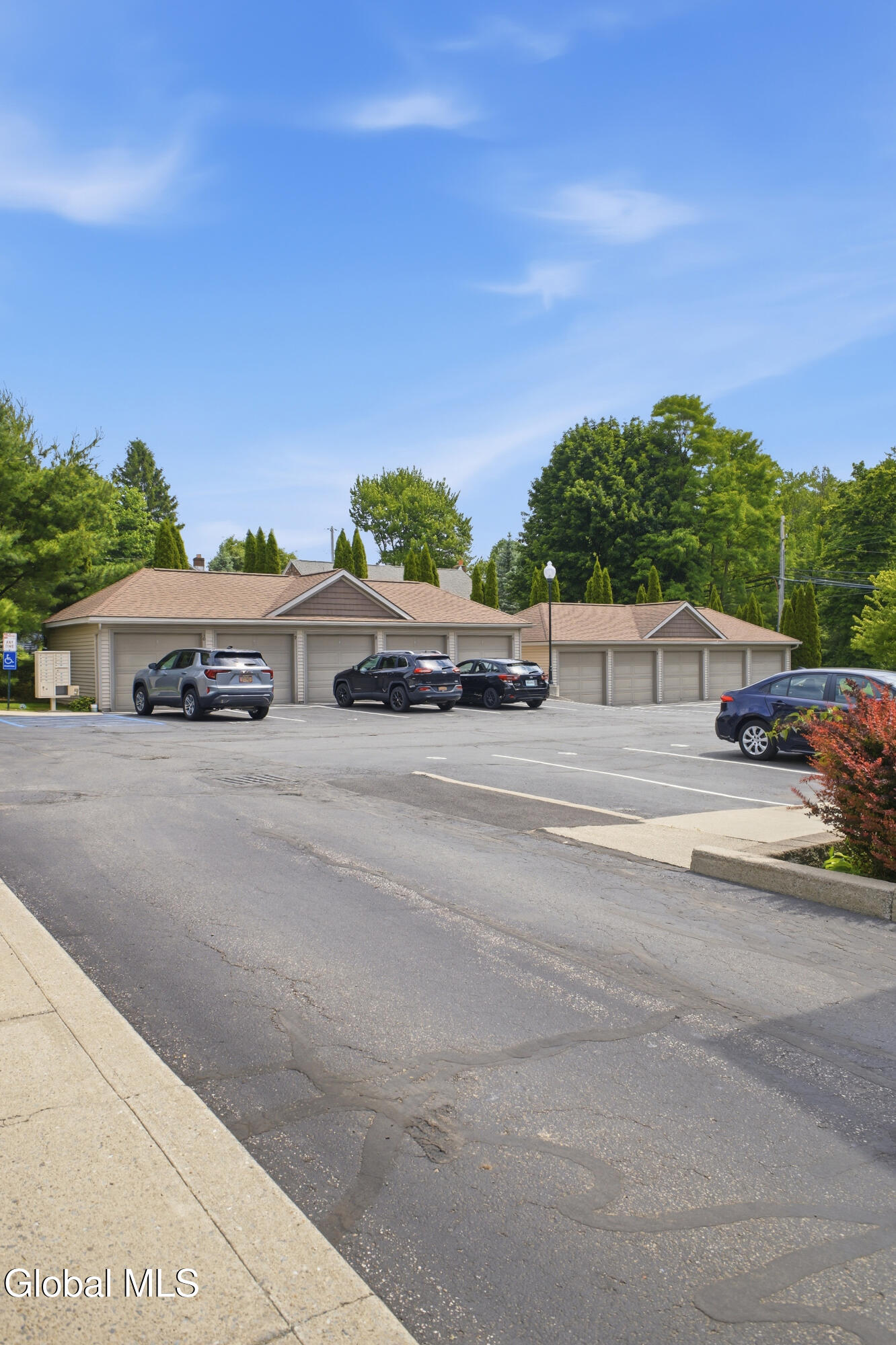 73 Saratoga Road Schenectady NY 12302