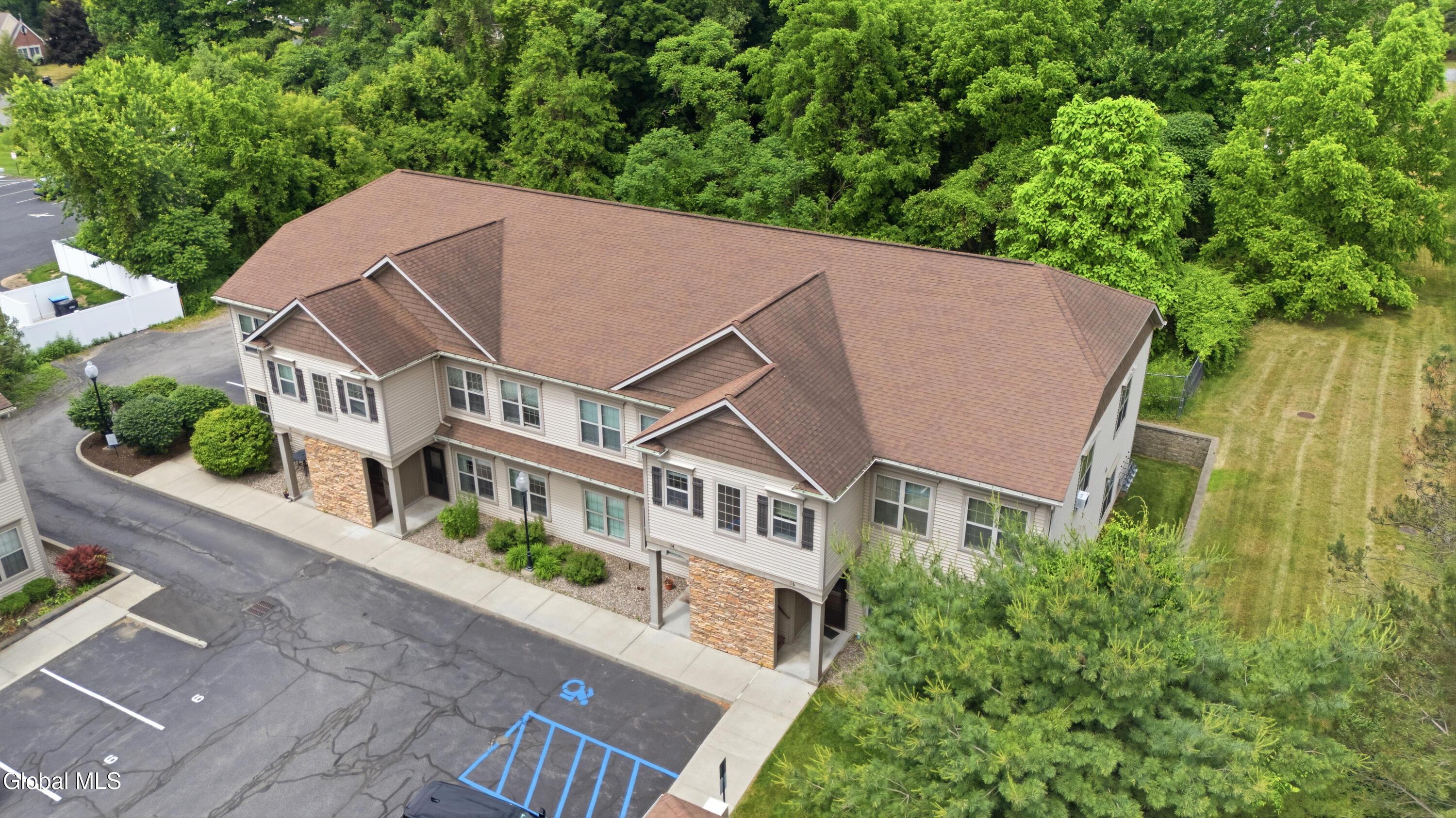 73 Saratoga Road Schenectady NY 12302