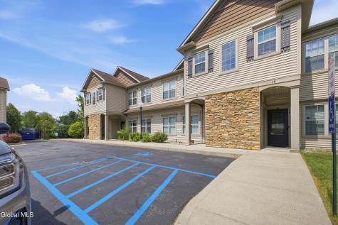 73 Saratoga Road Schenectady NY 12302