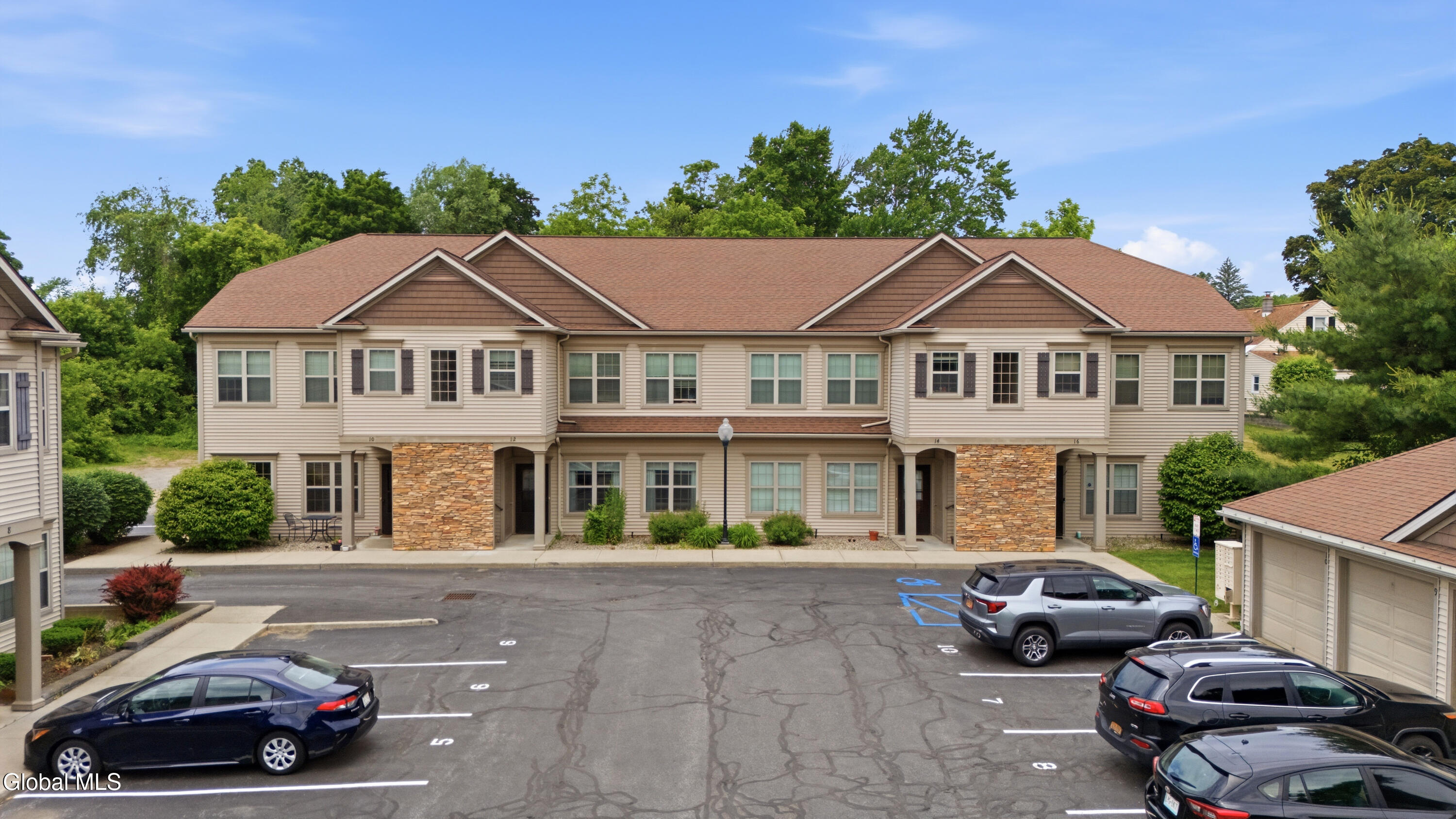 73 Saratoga Road Schenectady NY 12302