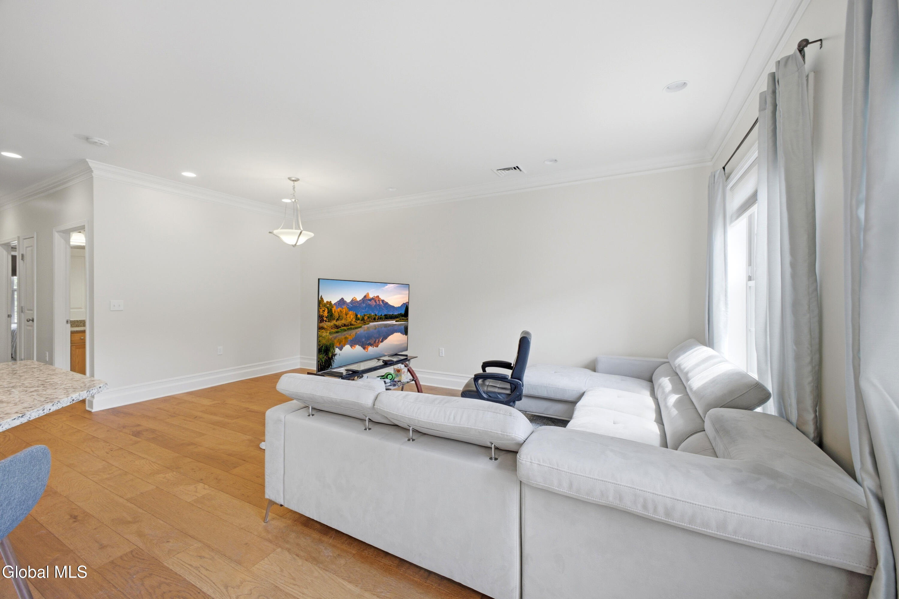 73 Saratoga Road Schenectady NY 12302
