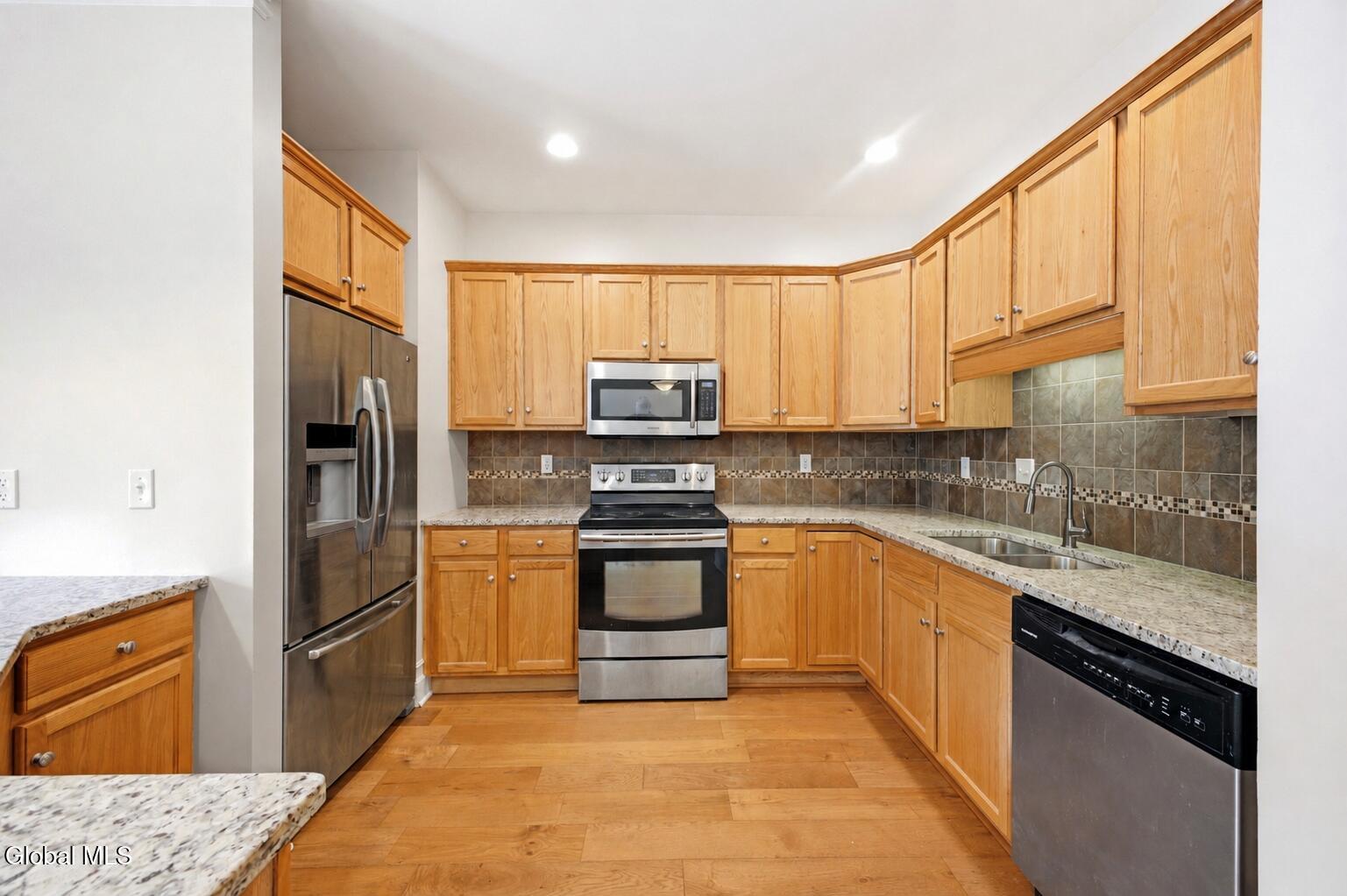 73 Saratoga Road Schenectady NY 12302