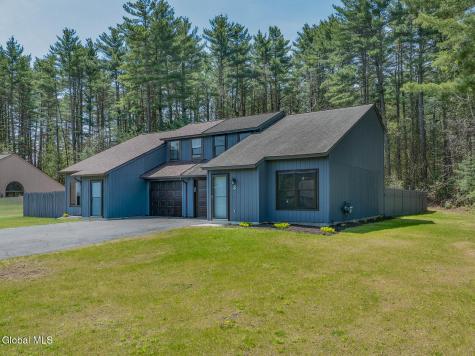 2 Queen Ann Court Queensbury NY 12804