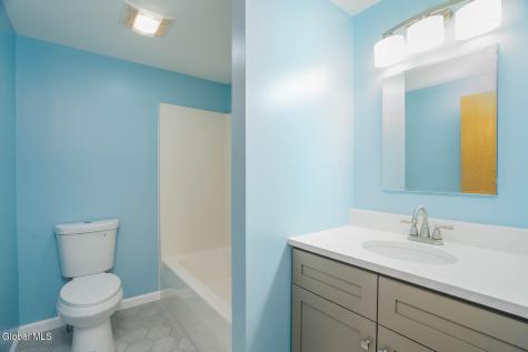 2 Queen Ann Court Queensbury NY 12804