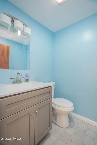 2 Queen Ann Court Queensbury NY 12804