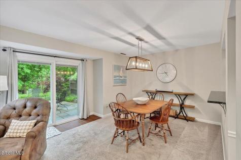 6 Quincy Road Glenmont NY 12077