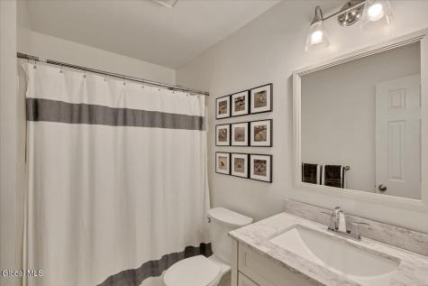 6 Quincy Road Glenmont NY 12077