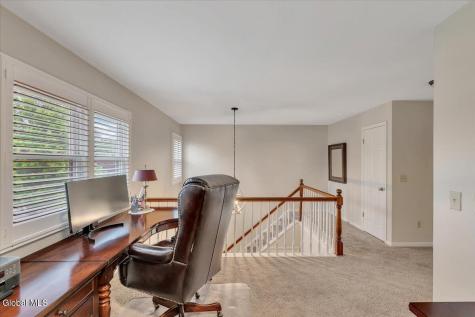 6 Quincy Road Glenmont NY 12077