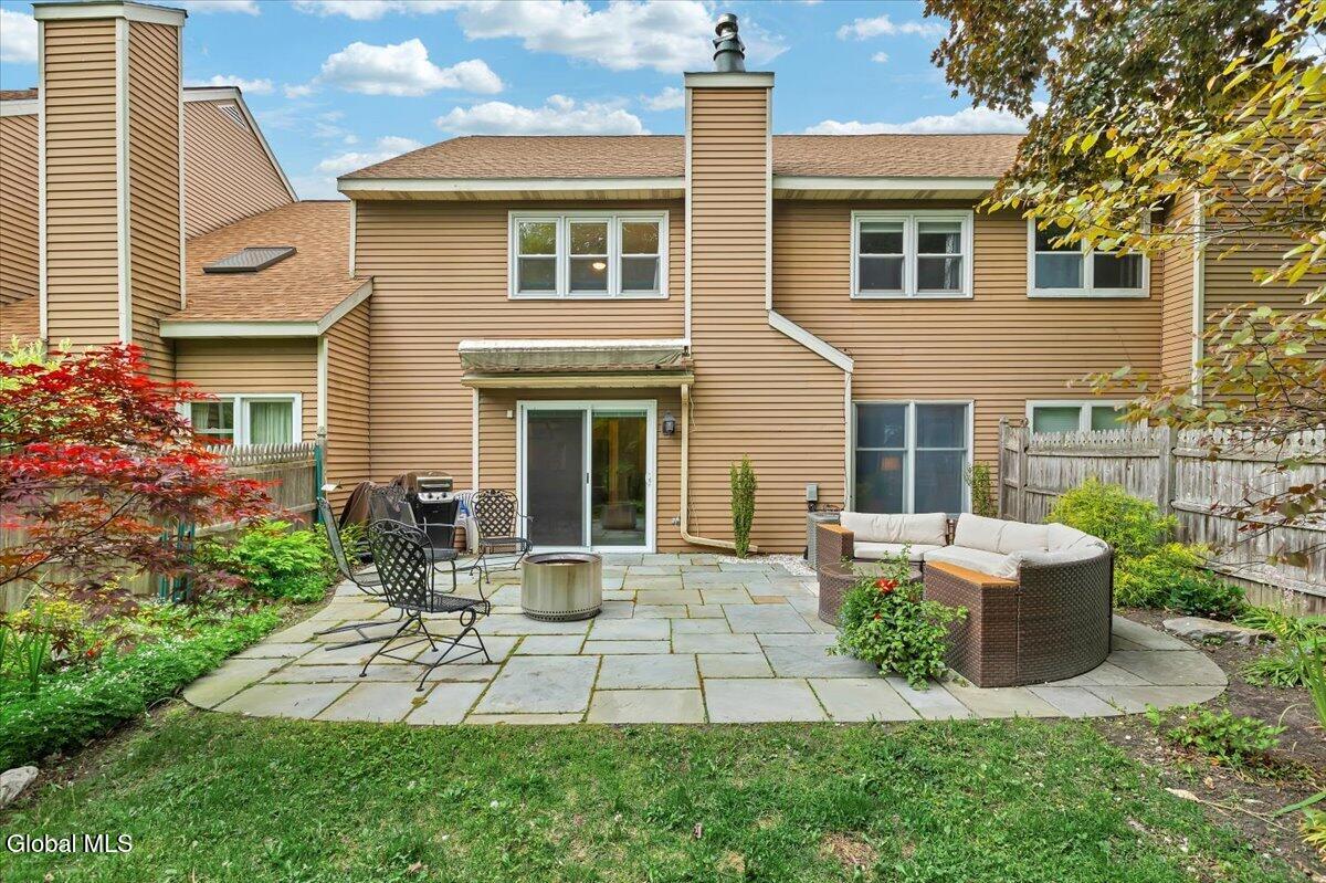 6 Quincy Road Glenmont NY 12077