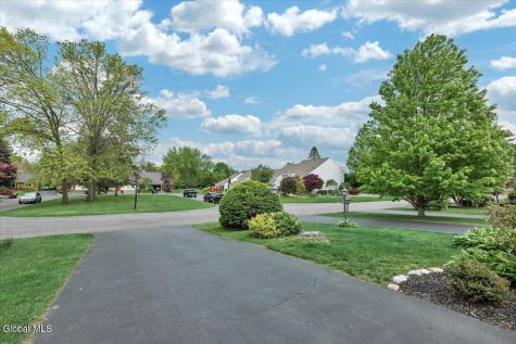 6 Quincy Road Glenmont NY 12077