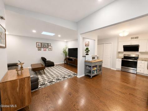 8B Lacosta Drive Clifton Park NY 12065