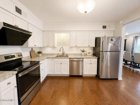8B Lacosta Drive Clifton Park NY 12065