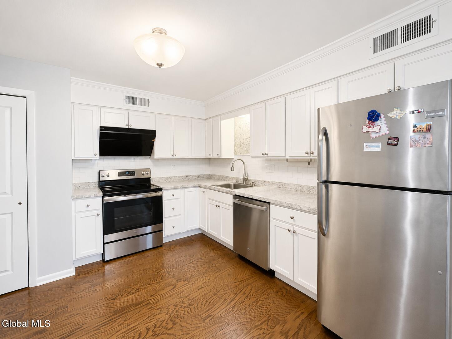 8B Lacosta Drive Clifton Park NY 12065