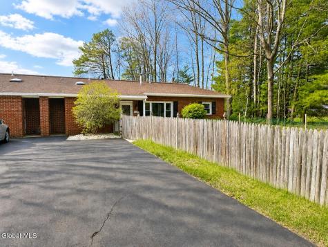 8B Lacosta Drive Clifton Park NY 12065