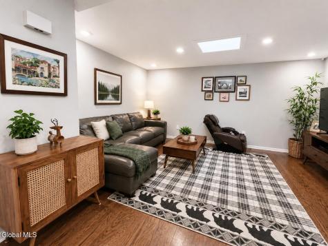 8B Lacosta Drive Clifton Park NY 12065