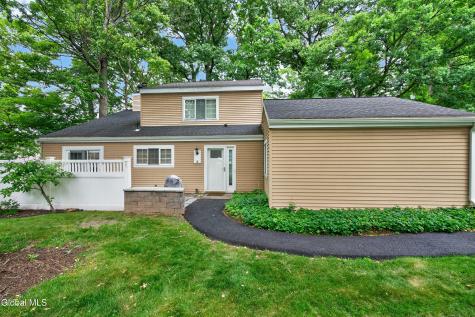18 Willow Drive Delmar NY 12054