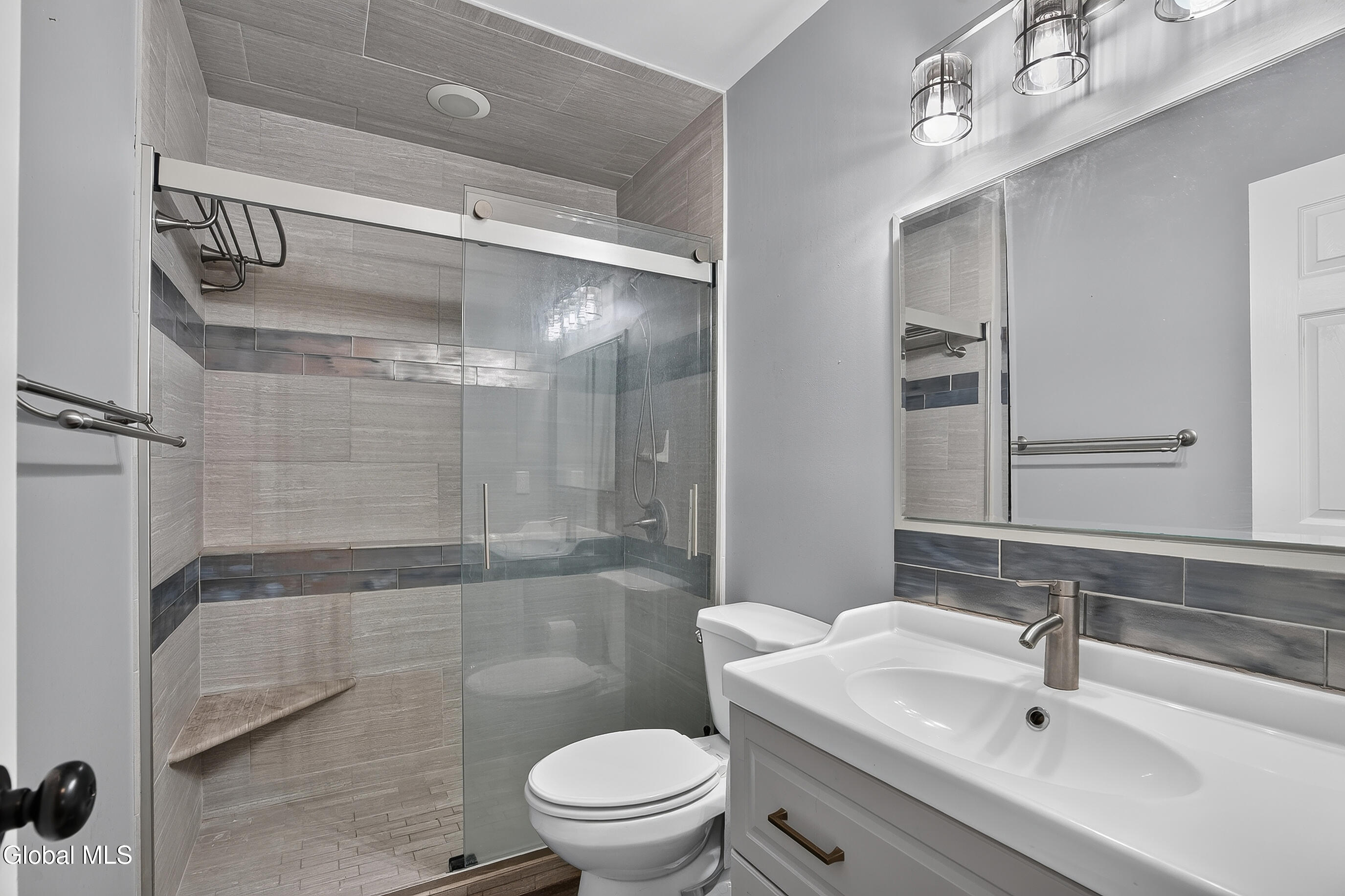 18 Willow Drive Delmar NY 12054