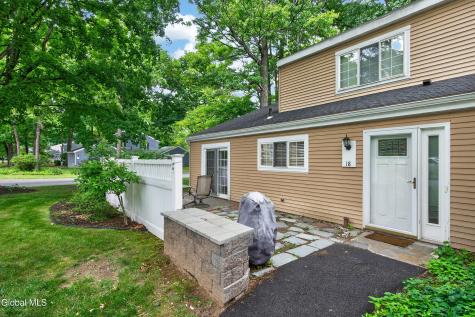 18 Willow Drive Delmar NY 12054