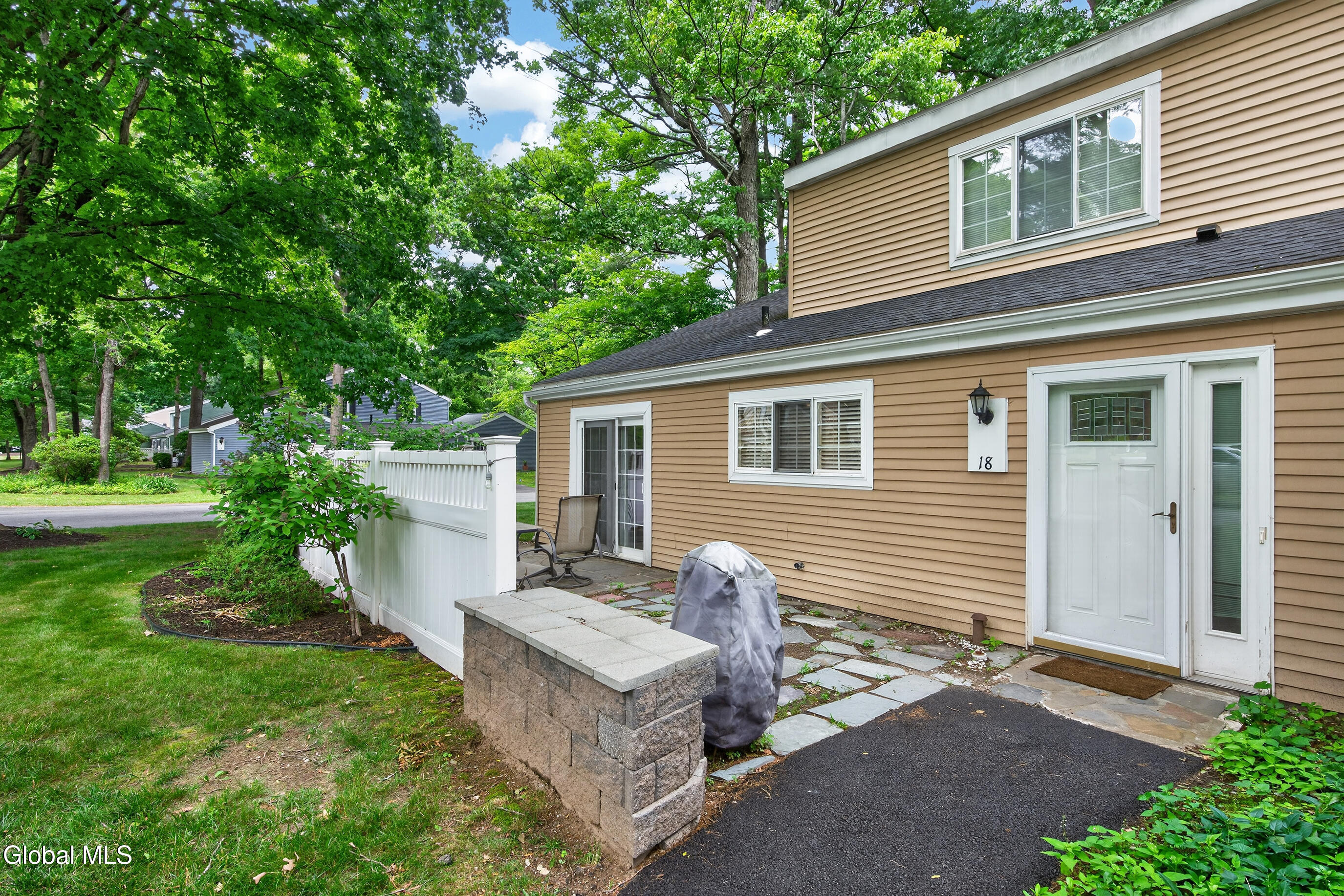 18 Willow Drive Delmar NY 12054