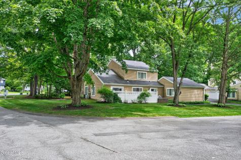 18 Willow Drive Delmar NY 12054