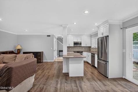 18 Willow Drive Delmar NY 12054