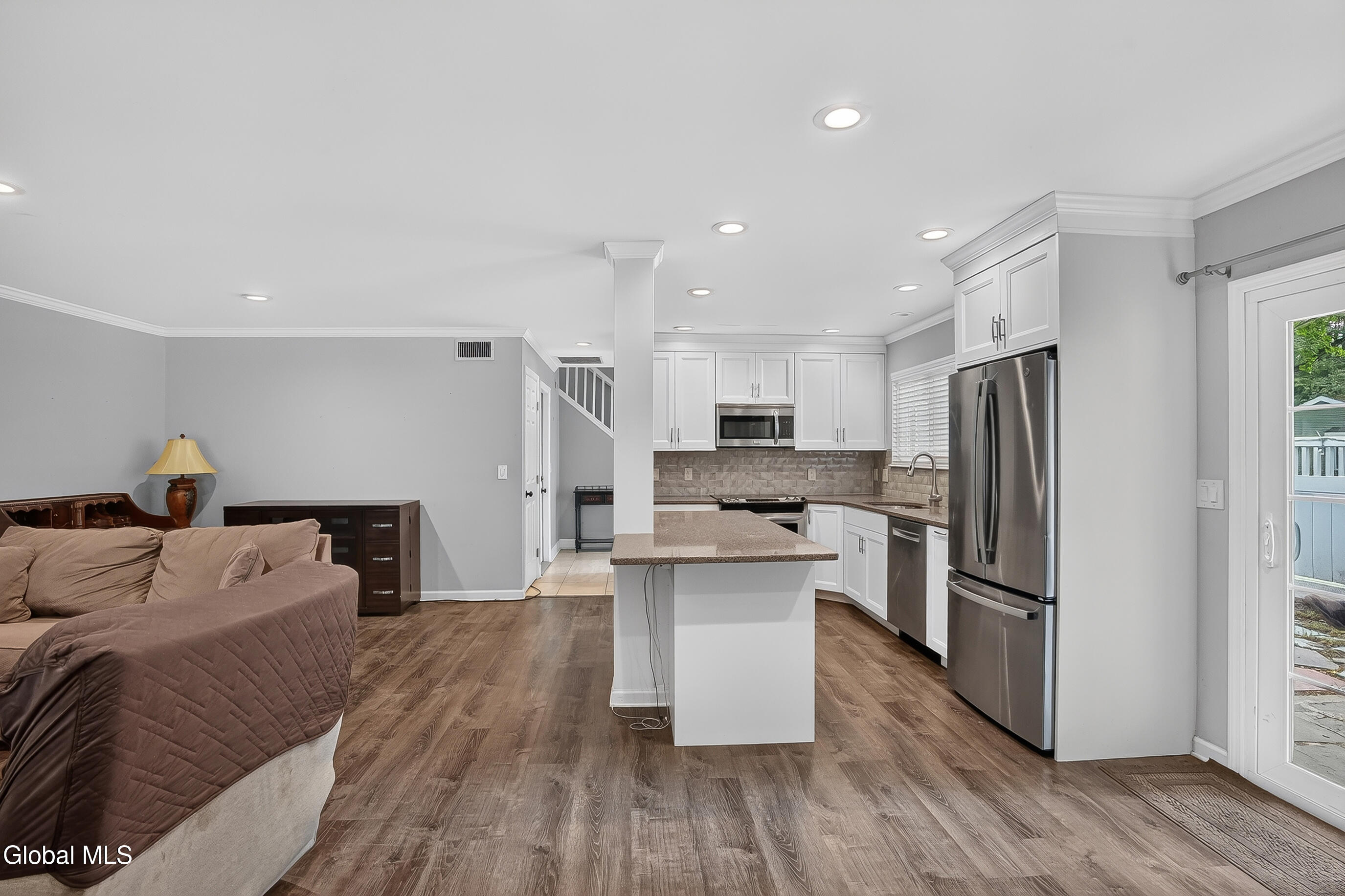 18 Willow Drive Delmar NY 12054