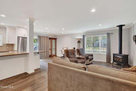 18 Willow Drive Delmar NY 12054