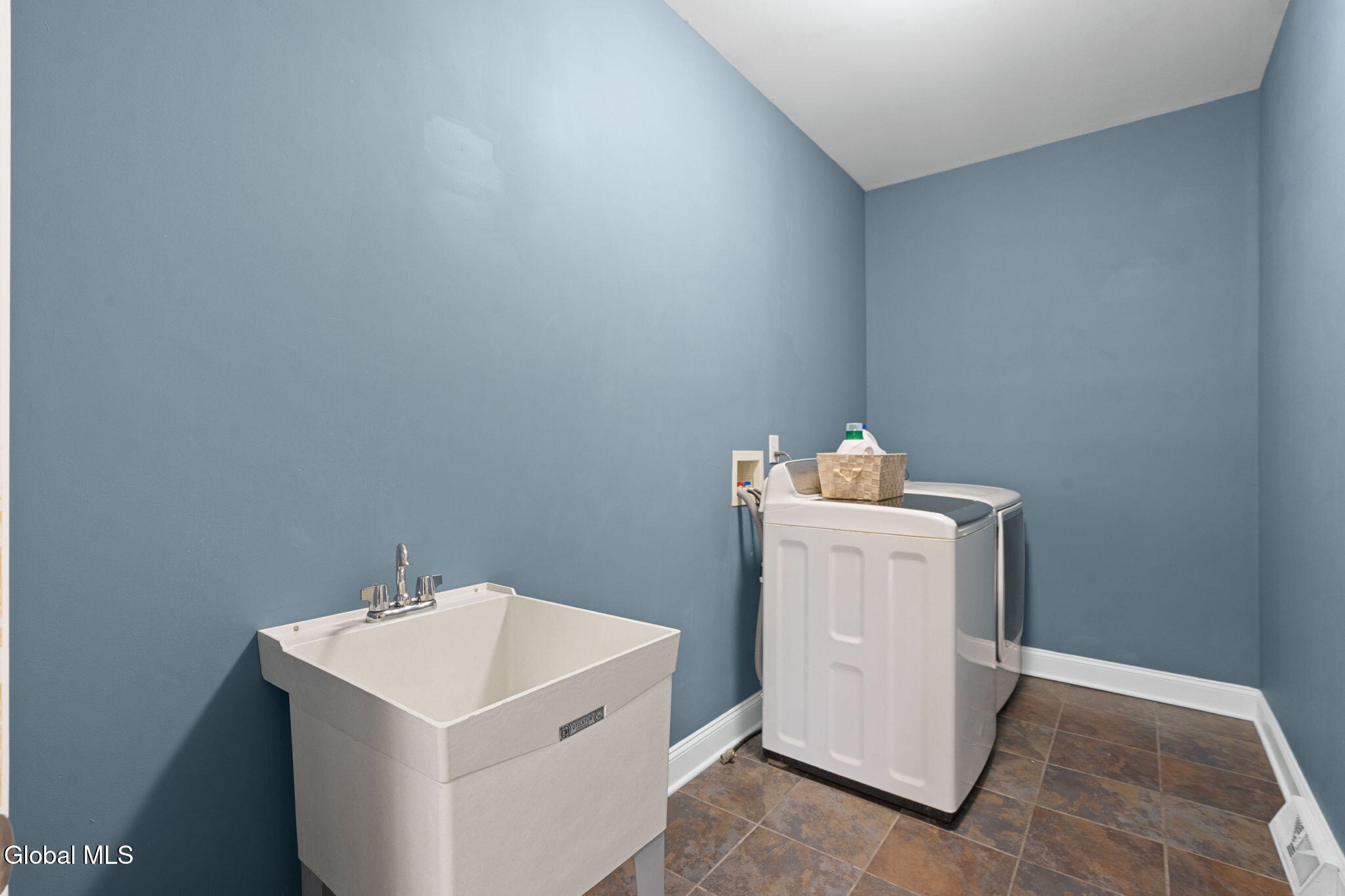 2 Vista Court Clifton Park NY 12065
