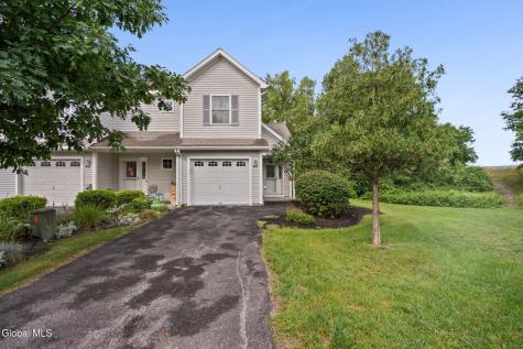 40 Cobblestone Court Schenectady NY 12306