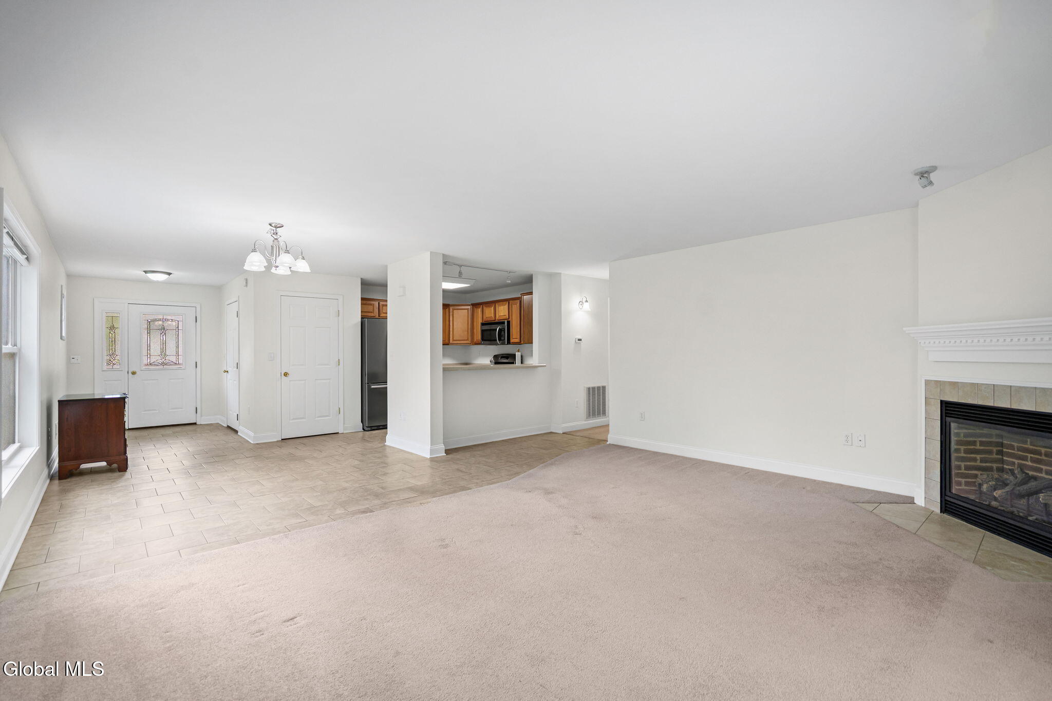 40 Cobblestone Court Schenectady NY 12306