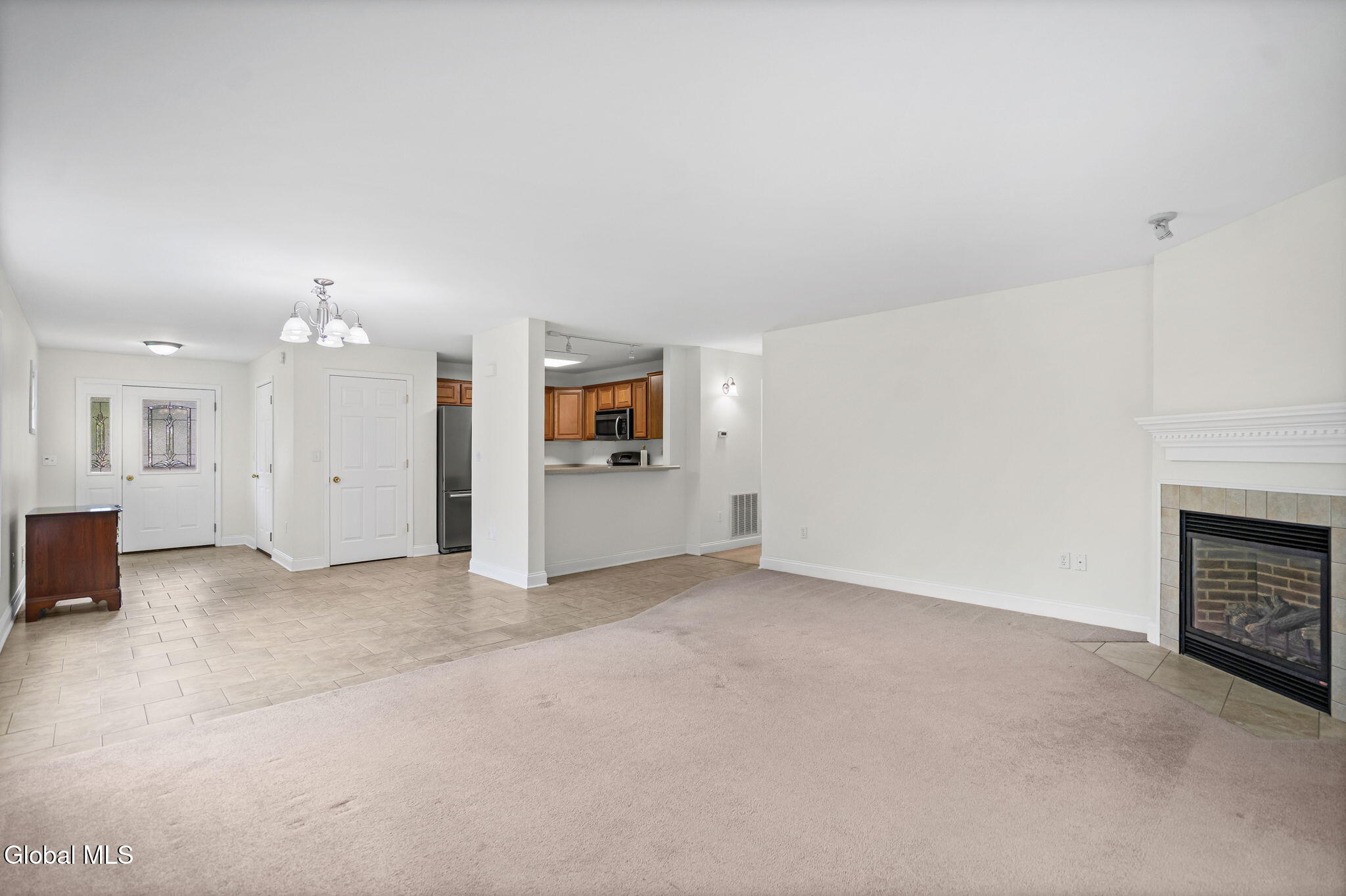 40 Cobblestone Court Schenectady NY 12306