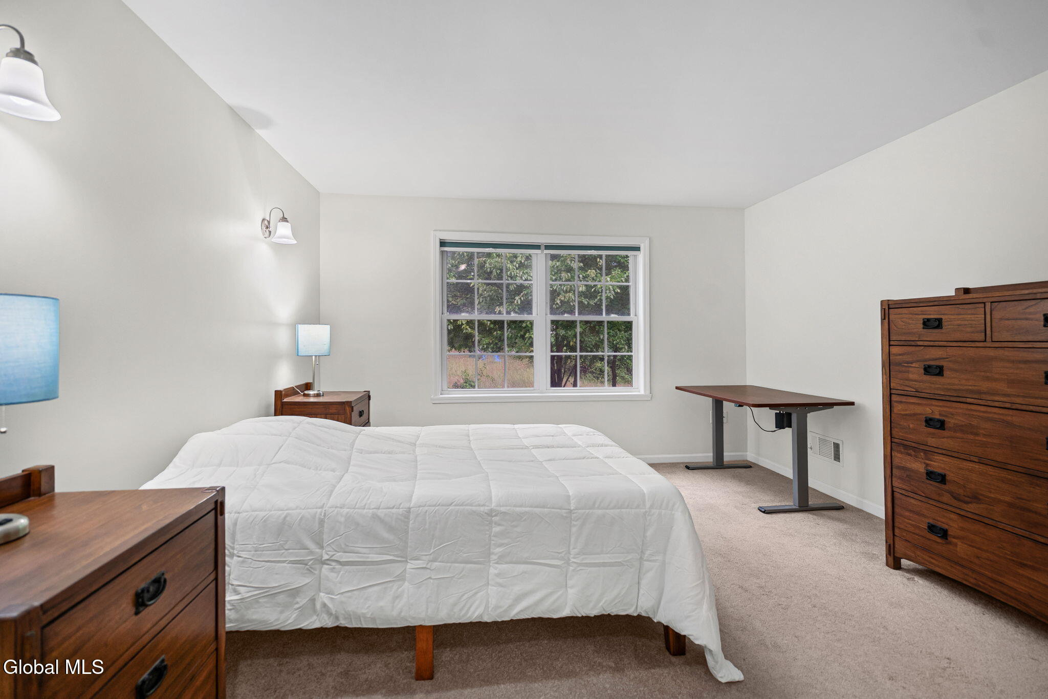 40 Cobblestone Court Schenectady NY 12306