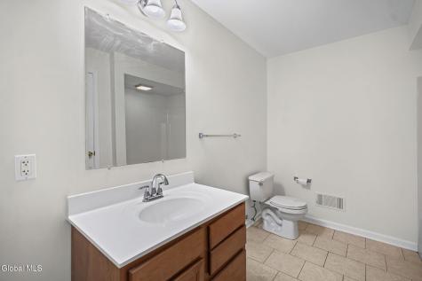 40 Cobblestone Court Schenectady NY 12306