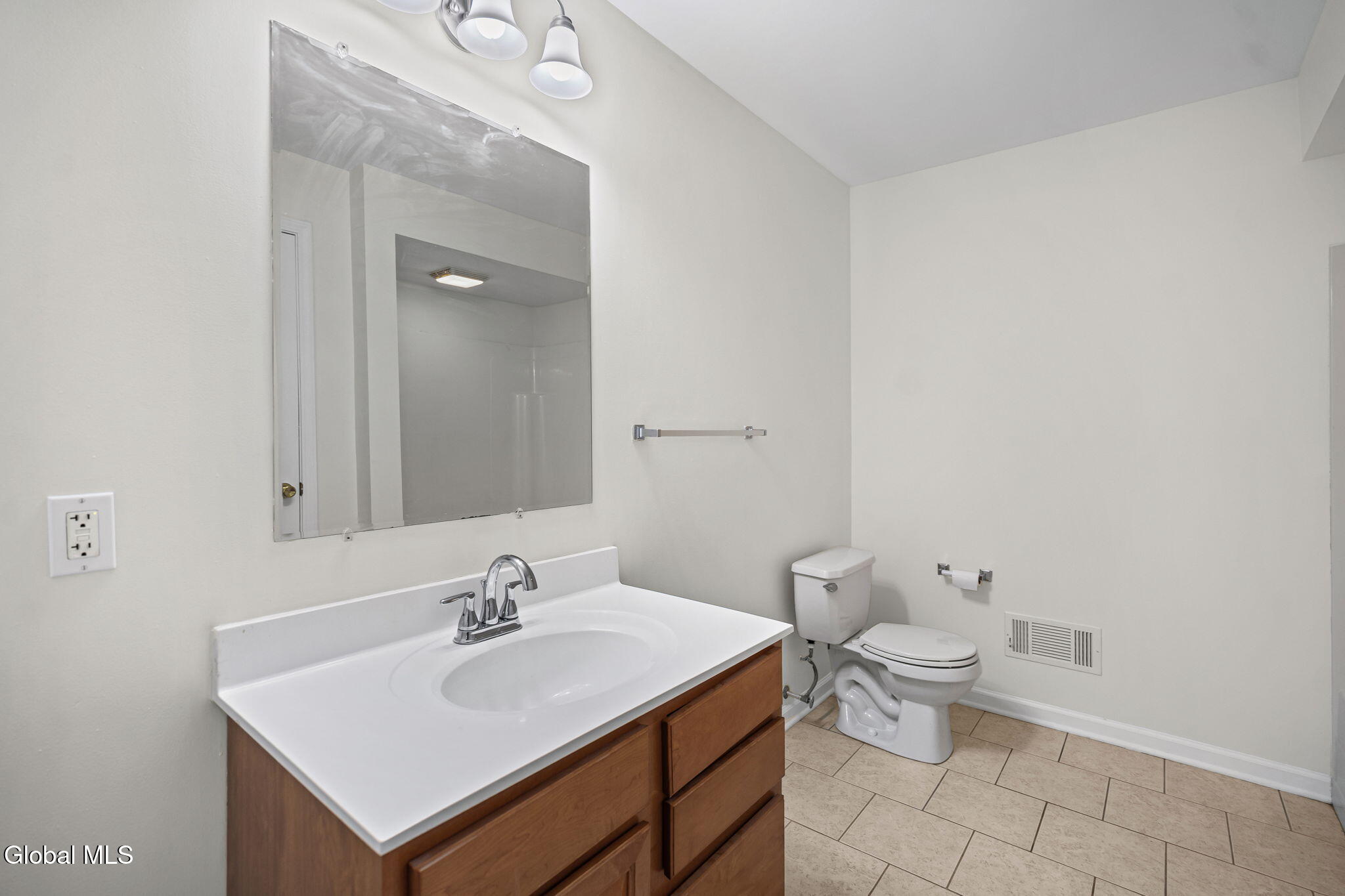 40 Cobblestone Court Schenectady NY 12306