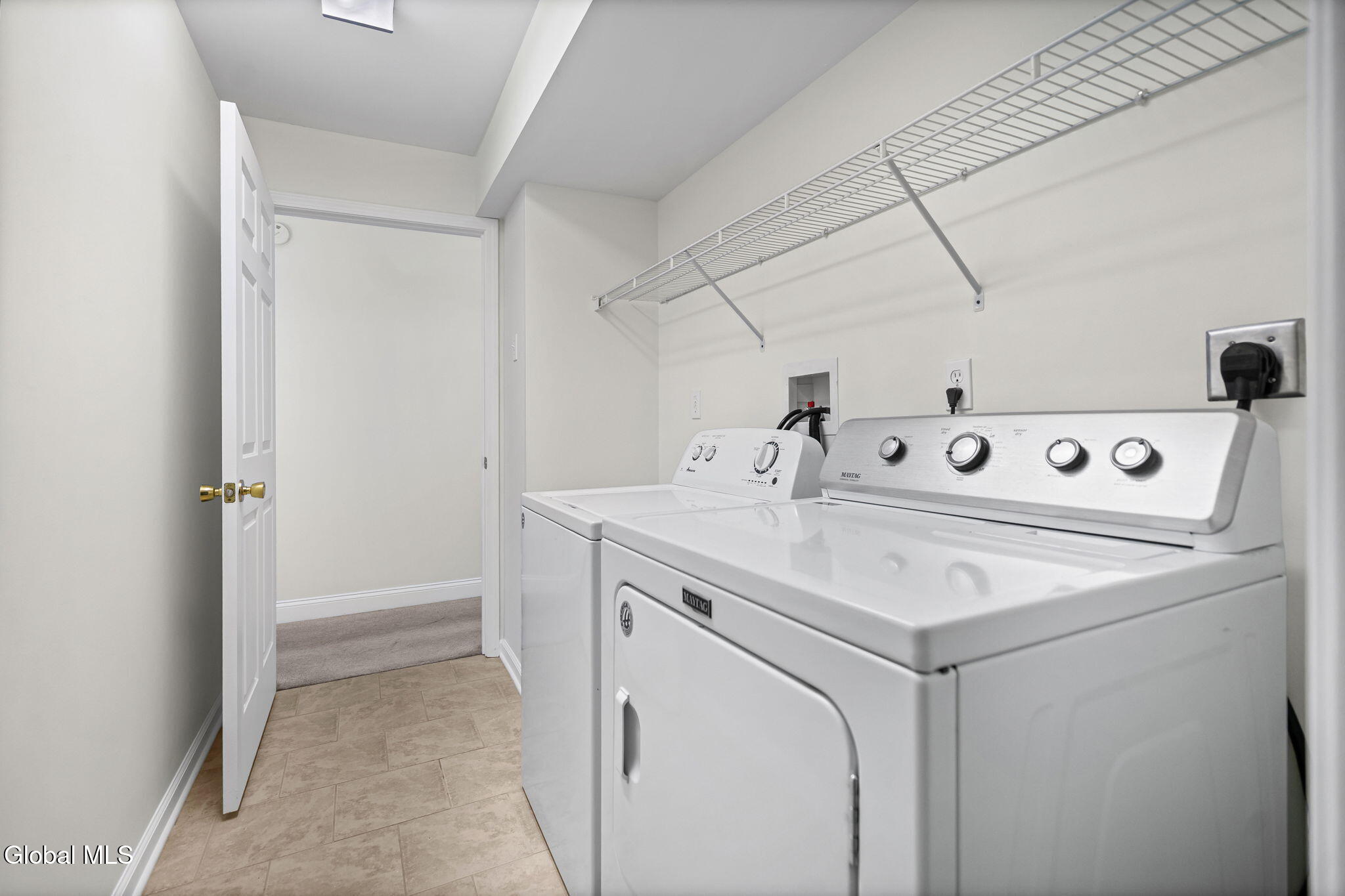 40 Cobblestone Court Schenectady NY 12306