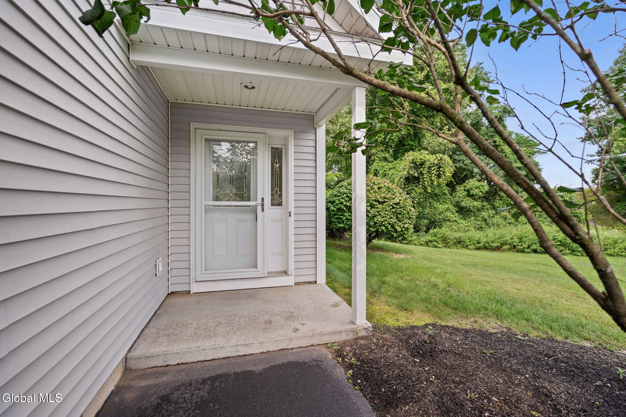 40 Cobblestone Court Schenectady NY 12306