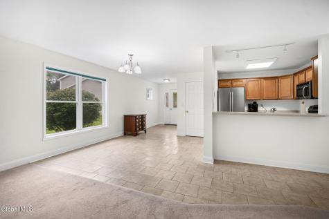 40 Cobblestone Court Schenectady NY 12306
