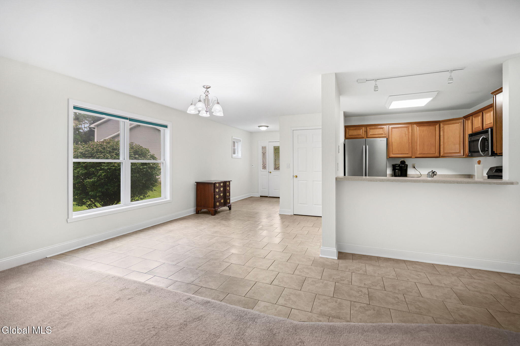 40 Cobblestone Court Schenectady NY 12306