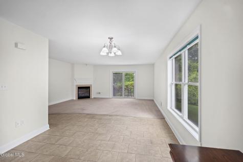 40 Cobblestone Court Schenectady NY 12306